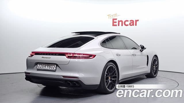 Porsche Panamera 2020 — ფოტო 3/20