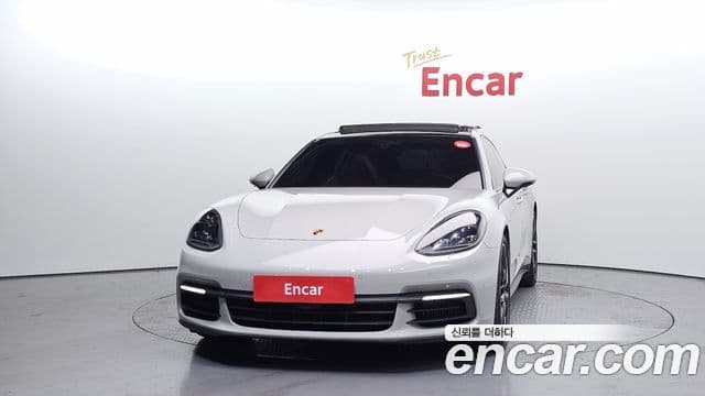 Porsche Panamera 2020 — ფოტო 17/20