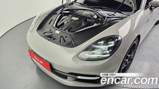 Porsche Panamera 2020 — ფოტო 4/20