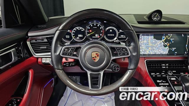Porsche Panamera 2020 — ფოტო 8/20