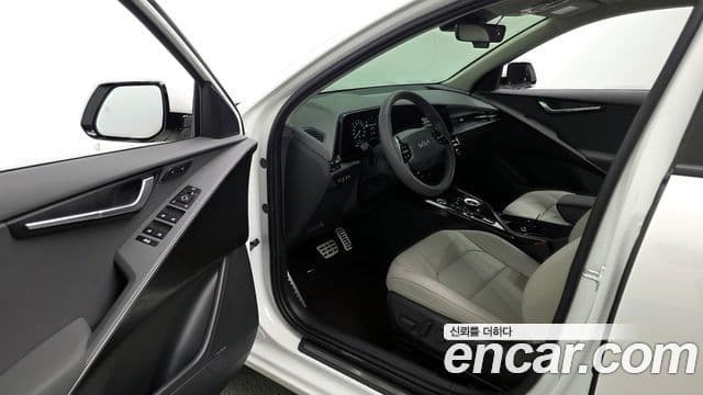 Kia Niro 2025 — ფოტო 10/20