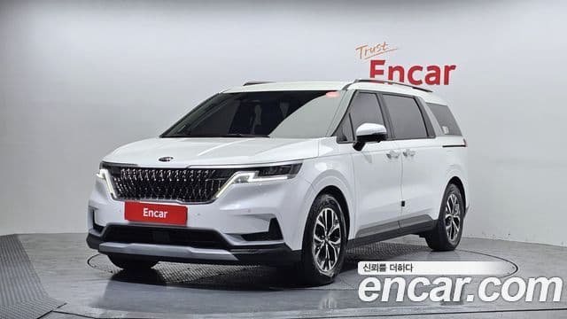 Kia Carnival 2021 — ფოტო 1/20