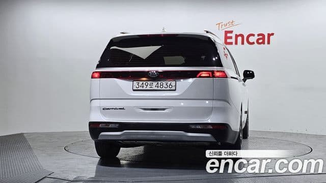 Kia Carnival 2021 — ფოტო 4/20