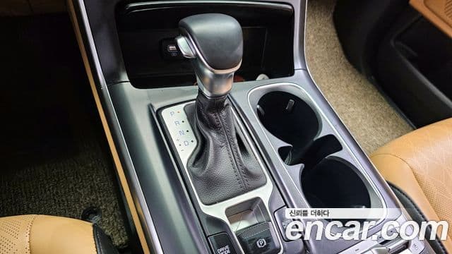 Kia Carnival 2021 — ფოტო 9/20
