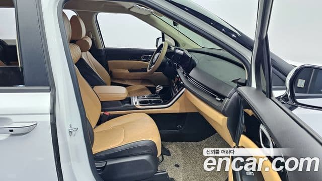 Kia Carnival 2021 — ფოტო 11/20