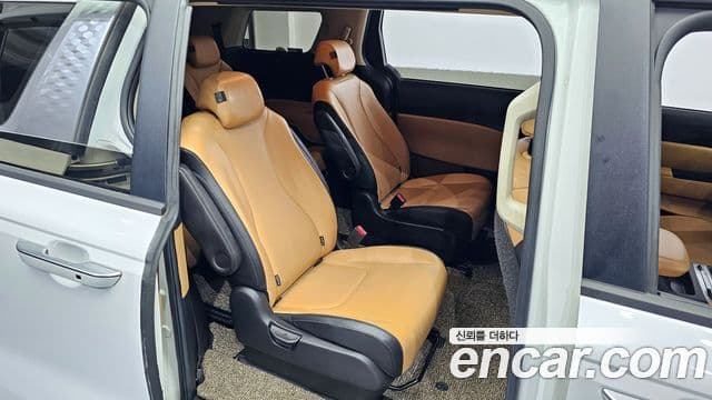 Kia Carnival 2021 — ფოტო 12/20