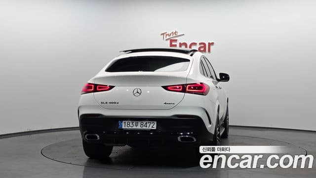 Mercedes-Benz GLE-Class 2022 — ფოტო 4/20