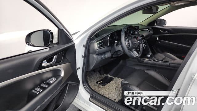 Genesis G70 2021 — ფოტო 8/20
