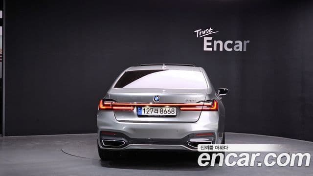 BMW 7 Series 2021 — ფოტო 4/20