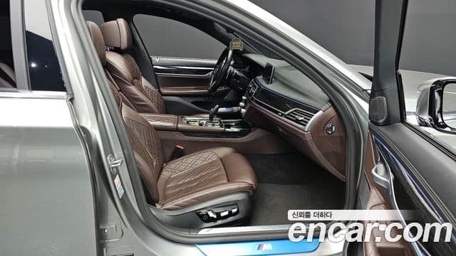 BMW 7 Series 2021 — ფოტო 11/20