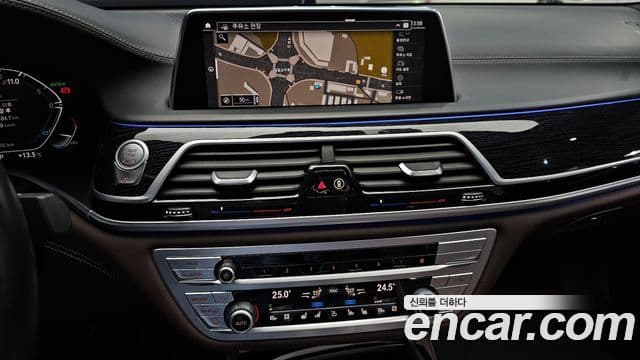 BMW 7 Series 2021 — ფოტო 14/20