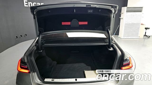 BMW 7 Series 2021 — ფოტო 20/20