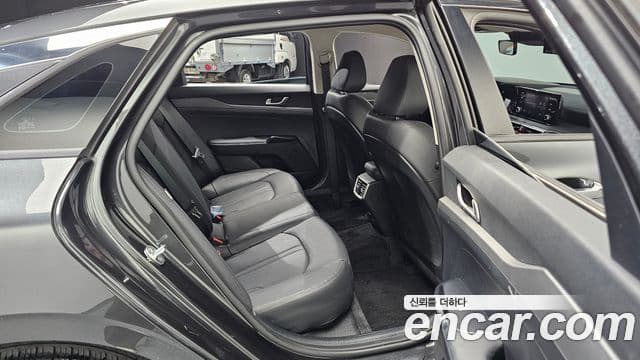 Kia K5 2022 — ფოტო 13/20