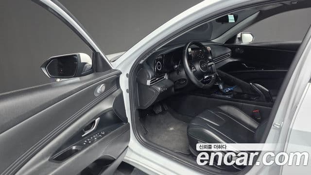 Hyundai The New Avante Hybrid 2021 — ფოტო 19/20