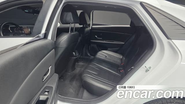 Hyundai The New Avante Hybrid 2021 — ფოტო 9/20
