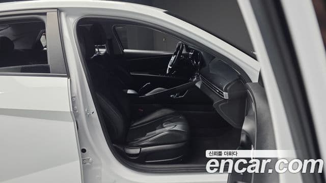 Hyundai The New Avante Hybrid 2021 — ფოტო 15/20