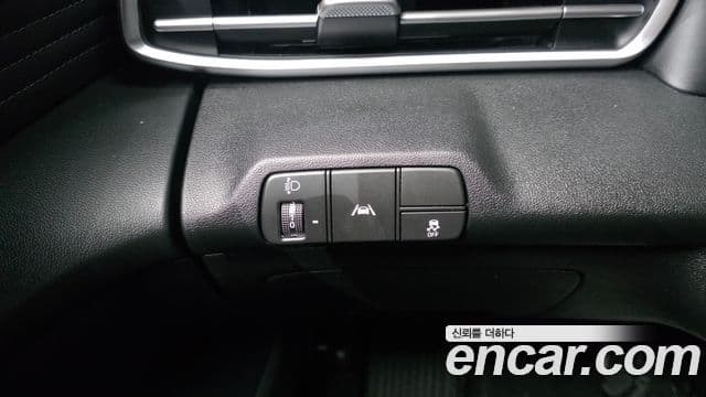 Hyundai The New Avante Hybrid 2021 — ფოტო 2/20