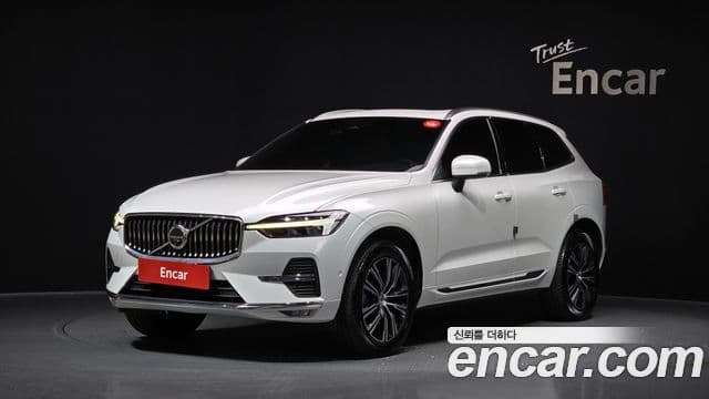 Volvo XC60 2022 — ფოტო 1/20