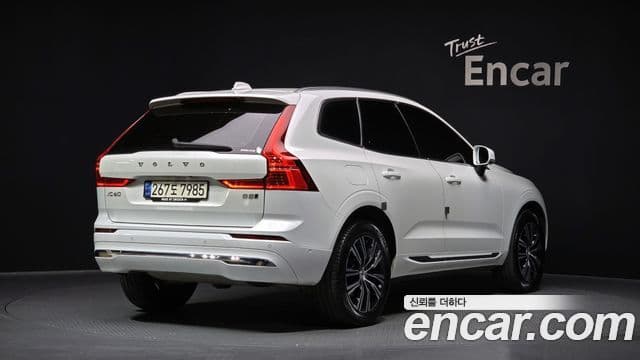 Volvo XC60 2022 — фото 2 из 20