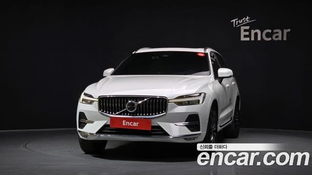Volvo XC60 2022 — ფოტო 3/20