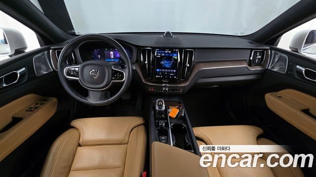 Volvo XC60 2022 — фото 7 из 20