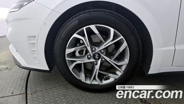 Hyundai Sonata 2022 — ფოტო 5/20