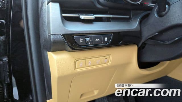 Kia Carnival 2021 — Фото 17/20