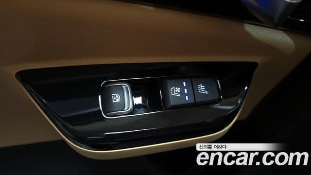 Kia Carnival 2021 — Фото 18/20