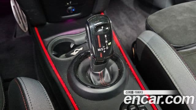 Mini Cooper S Countryman 2020 — ფოტო 9/20