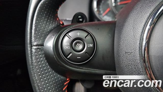Mini Cooper S Countryman 2020 — ფოტო 18/20