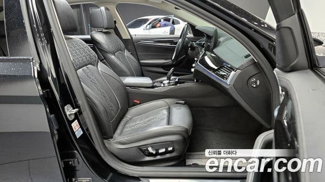 BMW 5 Series 2021 — ფოტო 10/20
