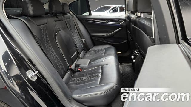 BMW 5 Series 2021 — ფოტო 12/20