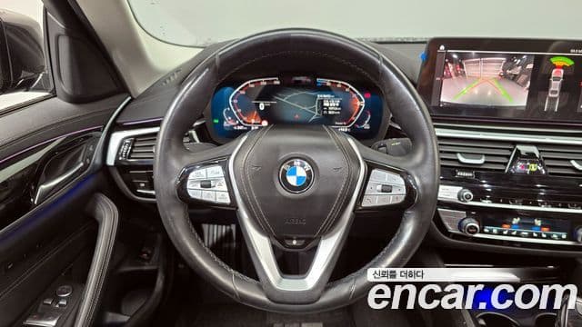 BMW 5 Series 2021 — ფოტო 13/20