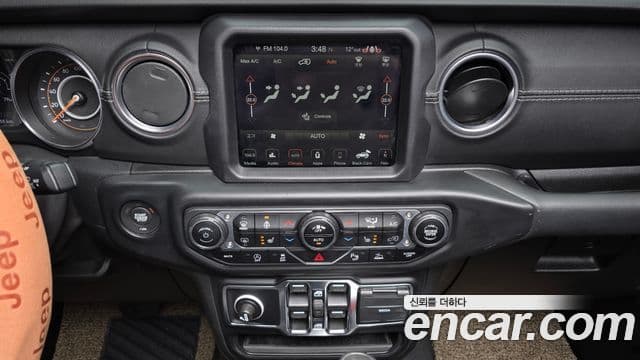 Jeep Wrangler 2021 — Şəkil 15/20