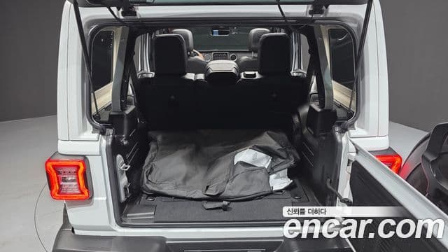 Jeep Wrangler 2021 — фото 20 из 20