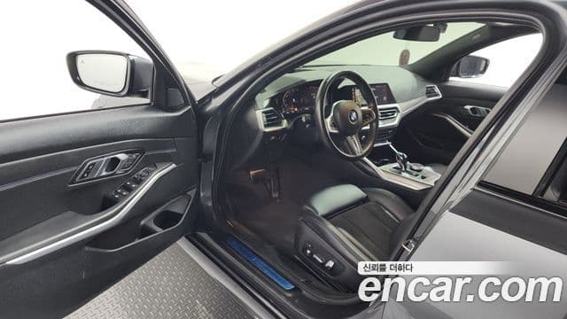 BMW 3 Series 2020 — фото 10 из 20