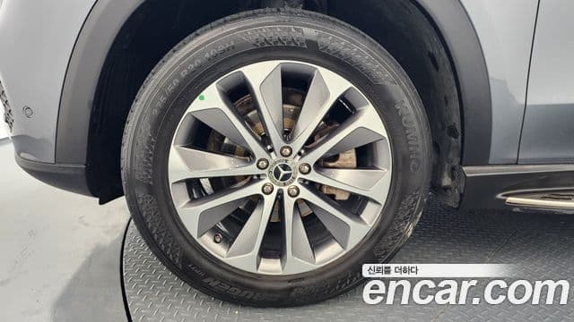 Mercedes-Benz GLE-Class 2021 — Photo 16/20
