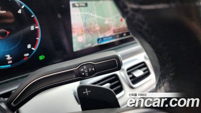 Mercedes-Benz GLE-Class 2021 — Photo 19/20