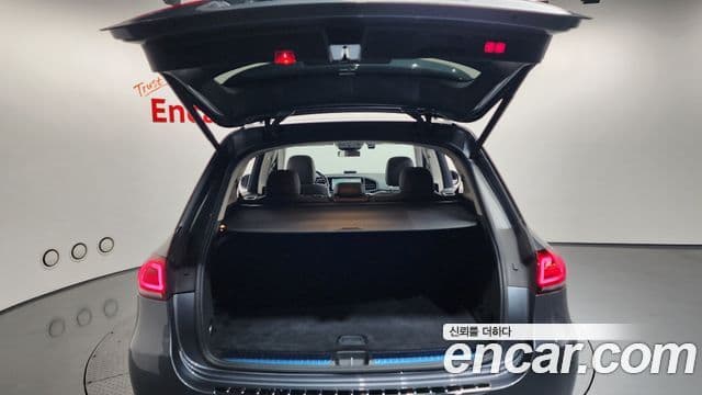 Mercedes-Benz GLE-Class 2021 — Photo 15/20
