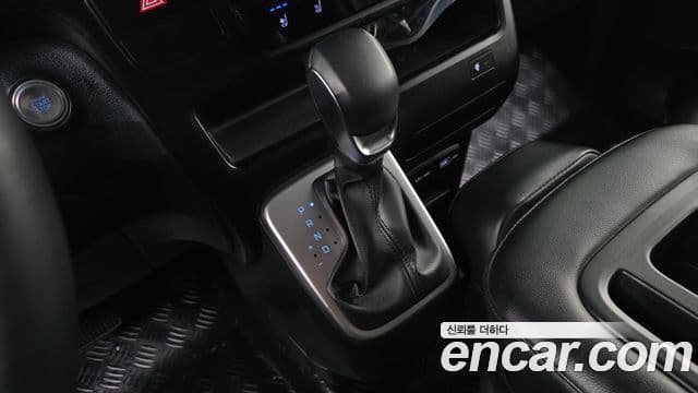 Hyundai Staria 2023 — Şəkil 9/20