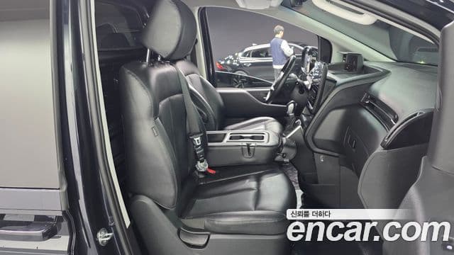 Hyundai Staria 2023 — Şəkil 10/20