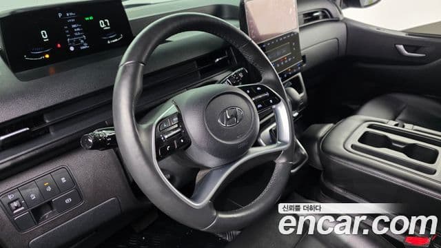Hyundai Staria 2023 — Şəkil 13/20