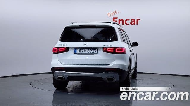 Mercedes-Benz GLB-Class 2021 — Photo 11/20