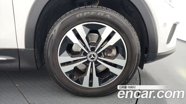 Mercedes-Benz GLB-Class 2021 — Photo 15/20