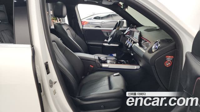 Mercedes-Benz GLB-Class 2021 — Photo 4/20