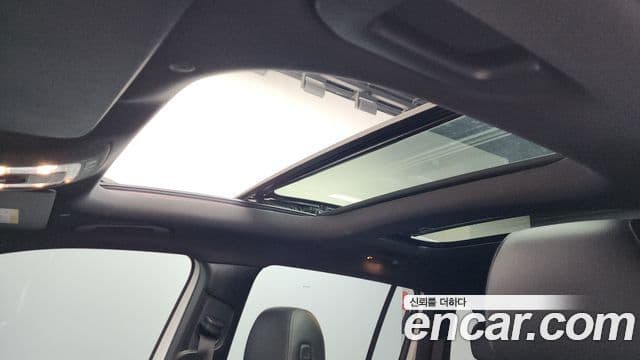 Mercedes-Benz GLB-Class 2021 — Photo 8/20