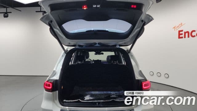 Mercedes-Benz GLB-Class 2021 — Photo 12/20