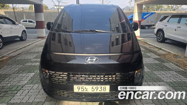 Hyundai Staria 2021 — Фото 1/20