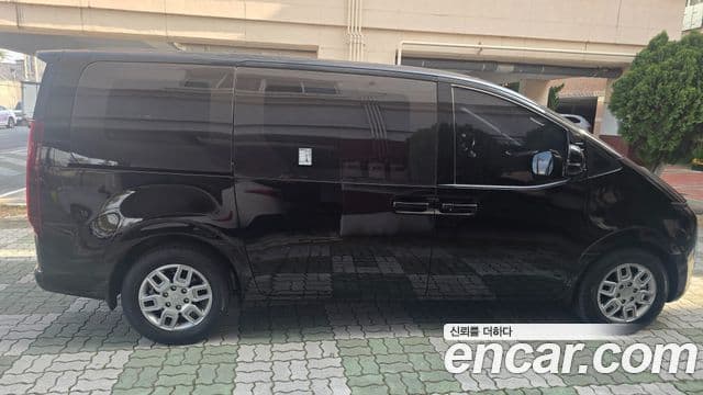 Hyundai Staria 2021 — Фото 3/20