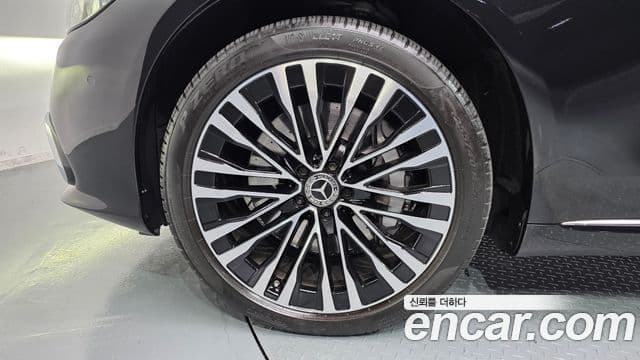 Mercedes-Benz S-Class 2021 — Photo 8/20